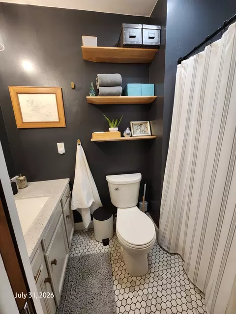 Bath - 2315 Osage Dr, Champaign, IL 61821 photo 1 of 4