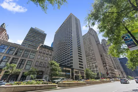 535 N Michigan Ave #909, Chicago, IL 60611
