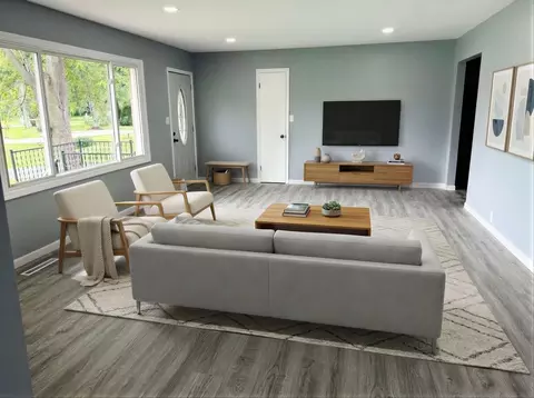 Living - 2886 S Southbrook Dr, Kankakee, IL 60901 photo 1 of 2