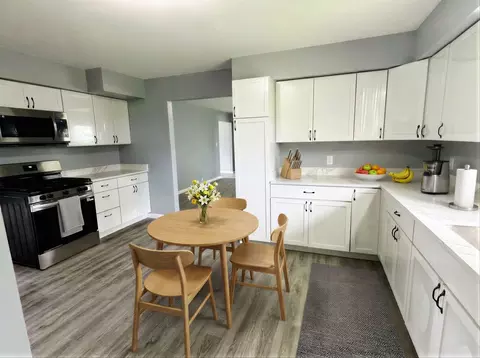 Kitchen - 2886 S Southbrook Dr, Kankakee, IL 60901 photo 1 of 2