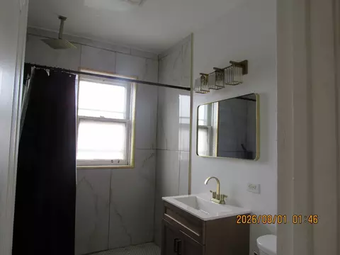 Bath - 1133 E 81st Pl, Chicago, IL 60619 photo 3 of 3