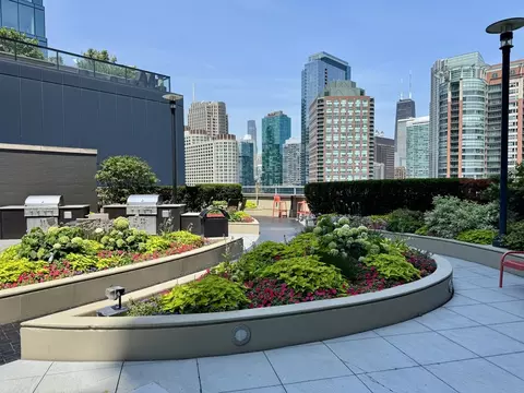 Exterior - 420 E Waterside Dr #1410, Chicago, IL 60601 photo 3 of 4