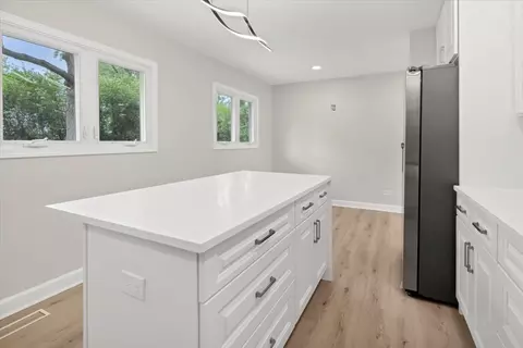 Kitchen - 590 Durham Ct, Hoffman Estates, IL 60169 photo 3 of 3