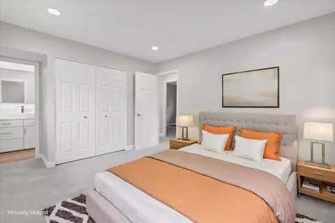 Bedroom - 590 Durham Ct, Hoffman Estates, IL 60169 photo 7 of 9