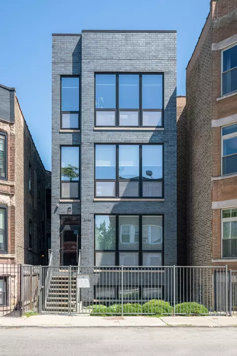 2646 W Augusta Blvd #3, Chicago, IL 60622
