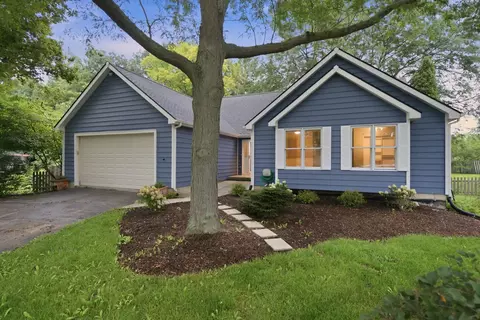 929 Alton Ct, Winthrop Harbor, IL 60096