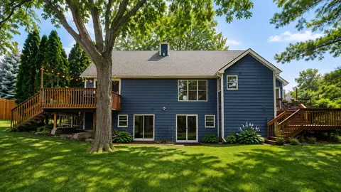929 Alton Ct, Winthrop Harbor, IL 60096