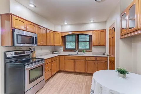Kitchen - 2425 Commonwealth Ave, Joliet, IL 60435 photo 1 of 3
