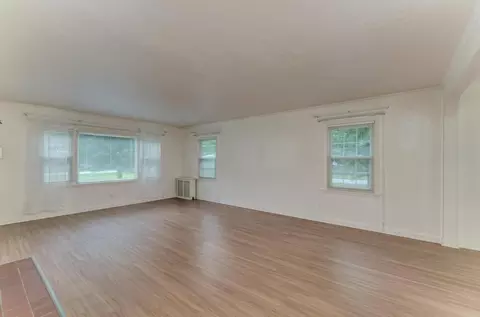 Living - 2425 Commonwealth Ave, Joliet, IL 60435 photo 2 of 5