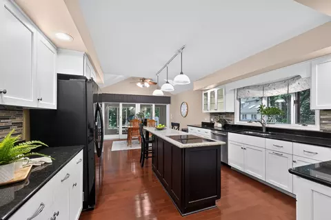 Kitchen - 135 Hawkins Cir, Wheaton, IL 60189 photo 2 of 3