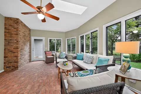 Exterior - 135 Hawkins Cir, Wheaton, IL 60189 photo 4 of 8