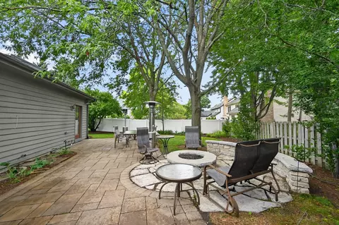 Exterior - 135 Hawkins Cir, Wheaton, IL 60189 photo 8 of 8