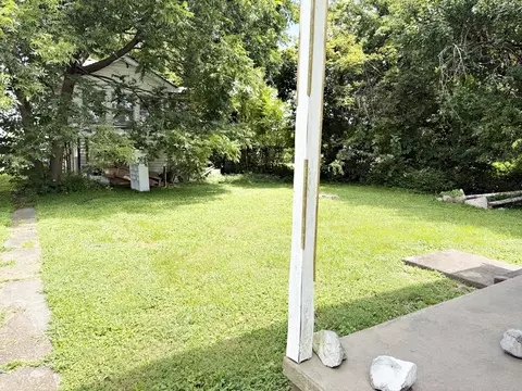 Exterior - 213 E 9th St, Metropolis, IL 62960 photo 5 of 5