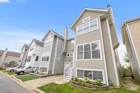 4234 N Kolmar Ave #D, Chicago, IL 60641