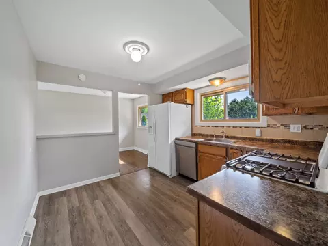 Kitchen - 415 Tennyson Rd, Bartlett, IL 60103 photo 1 of 2