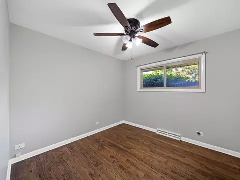 Bedroom - 415 Tennyson Rd, Bartlett, IL 60103 photo 2 of 3