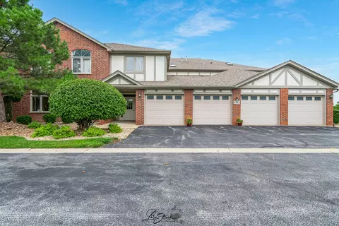 6242 Kallsen Dr #2, Tinley Park, IL 60477