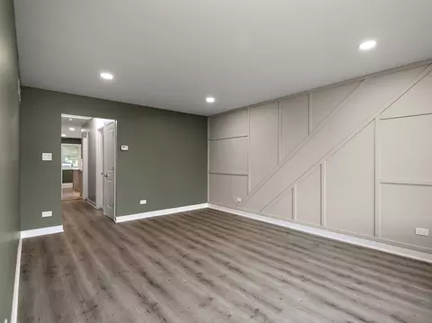 Living - 14909 Martin Luther King Jr Dr, Dolton, IL 60419 photo 2 of 4