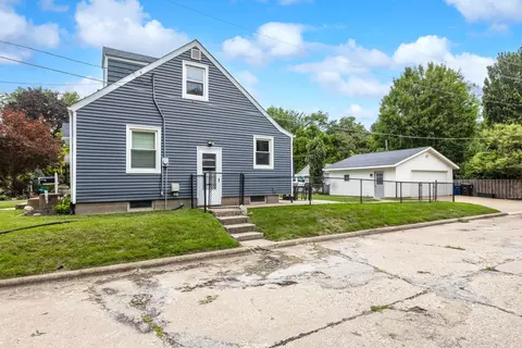 Exterior - 5419 6th Ave, Moline, IL 61265 photo 3 of 4
