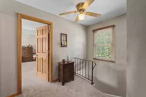 Entry Way - 520 Dover Dr, Roselle, IL 60172 photo 4 of 4