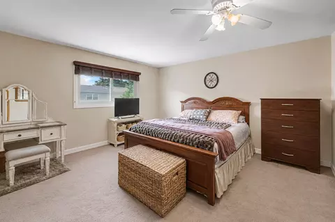 Bedroom - 520 Dover Dr, Roselle, IL 60172 photo 1 of 3