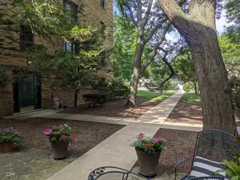 Exterior - 1535 Monroe Ave #2, River Forest, IL 60305 photo 3 of 7