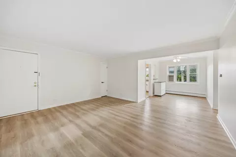 Living - 1535 Monroe Ave #2, River Forest, IL 60305 photo 1 of 4