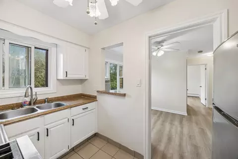 Kitchen - 1535 Monroe Ave #2, River Forest, IL 60305 photo 3 of 4