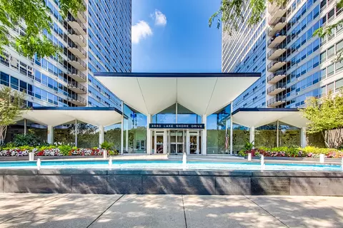 3550 N Lake Shore Dr #2707, Chicago, IL 60657
