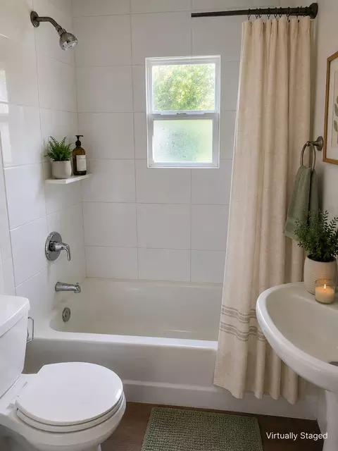 Bath - 149 6th St, Silvis, IL 61282 photo 5 of 5