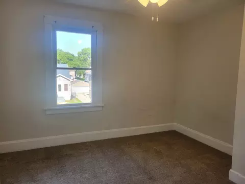 Bedroom - 149 6th St, Silvis, IL 61282 photo 3 of 7