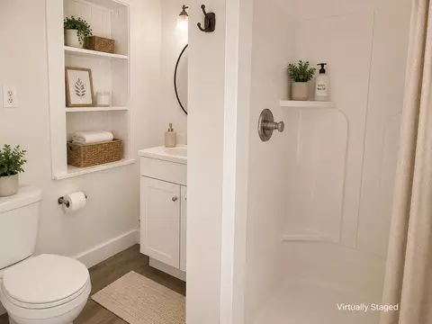Bath - 149 6th St, Silvis, IL 61282 photo 3 of 5