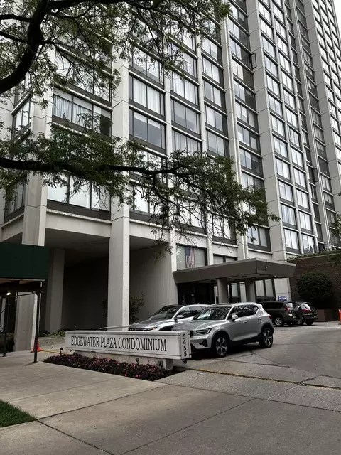 5455 N Sheridan Rd #2006, Chicago, IL 60640