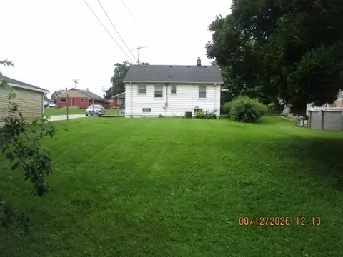 Exterior - 1704 Cora St, Crest Hill, IL 60403 photo 4 of 6
