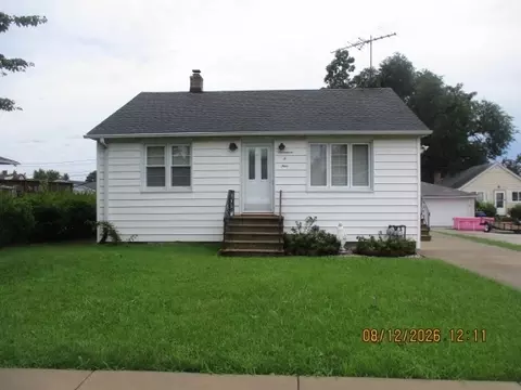 Exterior - 1704 Cora St, Crest Hill, IL 60403 photo 2 of 6