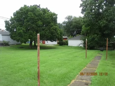 Exterior - 1704 Cora St, Crest Hill, IL 60403 photo 5 of 6