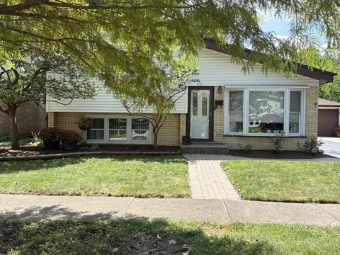 5171 Otto Pl, Oak Lawn, IL 60453
