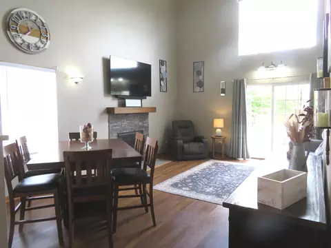 Dining - 2024 Mountain Rd, Morris, IL 60450 photo 1 of 2