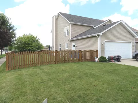 Exterior - 2024 Mountain Rd, Morris, IL 60450 photo 3 of 9