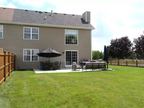 Exterior - 2024 Mountain Rd, Morris, IL 60450 photo 4 of 9