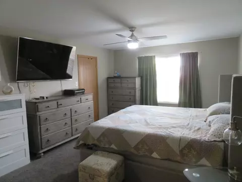 Bedroom - 2024 Mountain Rd, Morris, IL 60450 photo 2 of 5