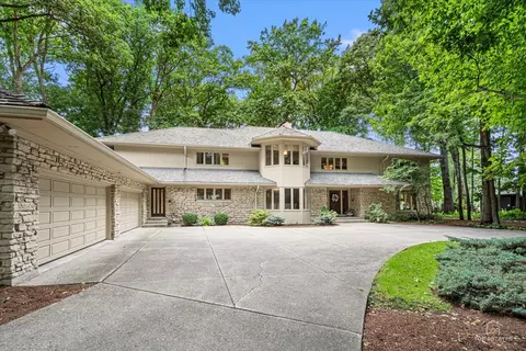 1725 Persimmon Dr, Saint Charles, IL 60174