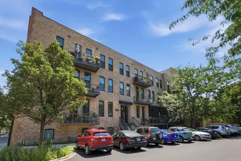 3133 N Lakewood Ave #3G, Chicago, IL 60657