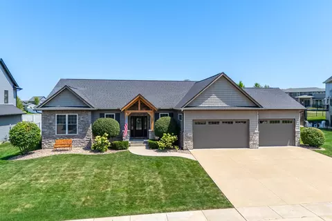 5511 Willmeyer Dr, Bettendorf, IA 52722
