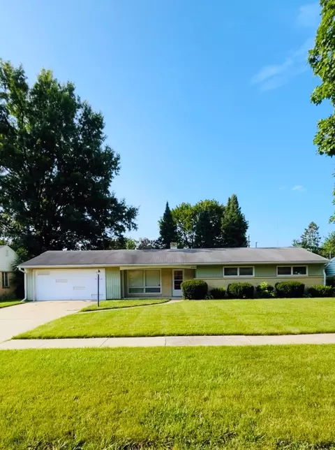 4103 Crestview Dr, Rockford, IL 61107