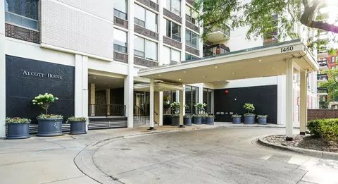 1460 N Sandburg Ter #2106A, Chicago, IL 60610