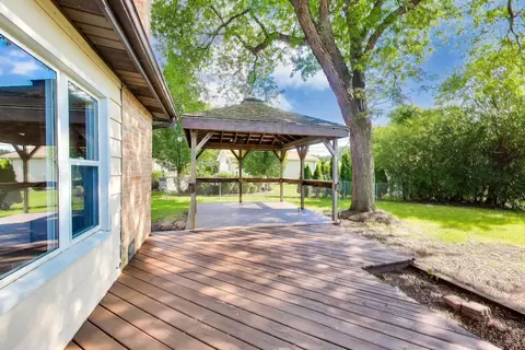 Exterior - 3710 Owl Dr, Rolling Meadows, IL 60008 photo 2 of 5