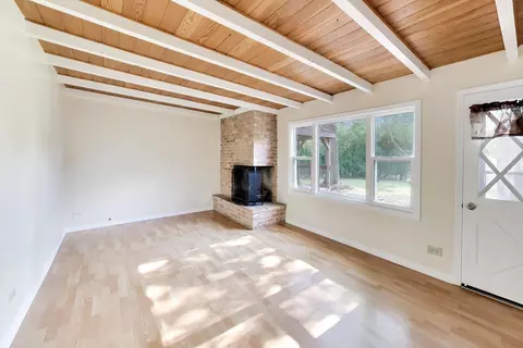 Living - 3710 Owl Dr, Rolling Meadows, IL 60008 photo 4 of 5