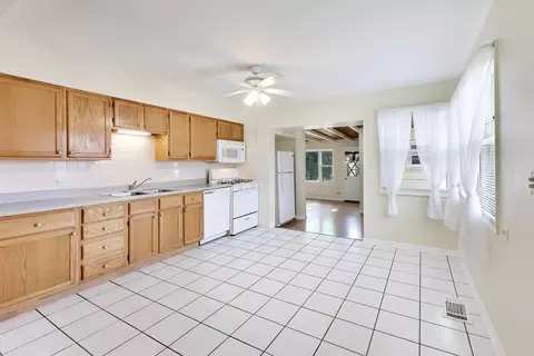 Kitchen - 3710 Owl Dr, Rolling Meadows, IL 60008 photo 2 of 2