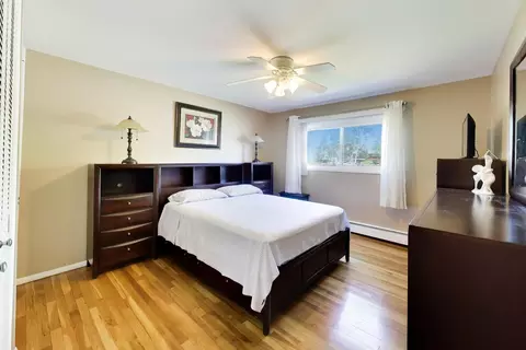Bedroom - 9518 Dee Rd #1E, Des Plaines, IL 60016 photo 1 of 1